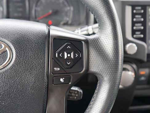 Used 2020 Toyota 4Runner SR5 Premium AWD/4WD image 17