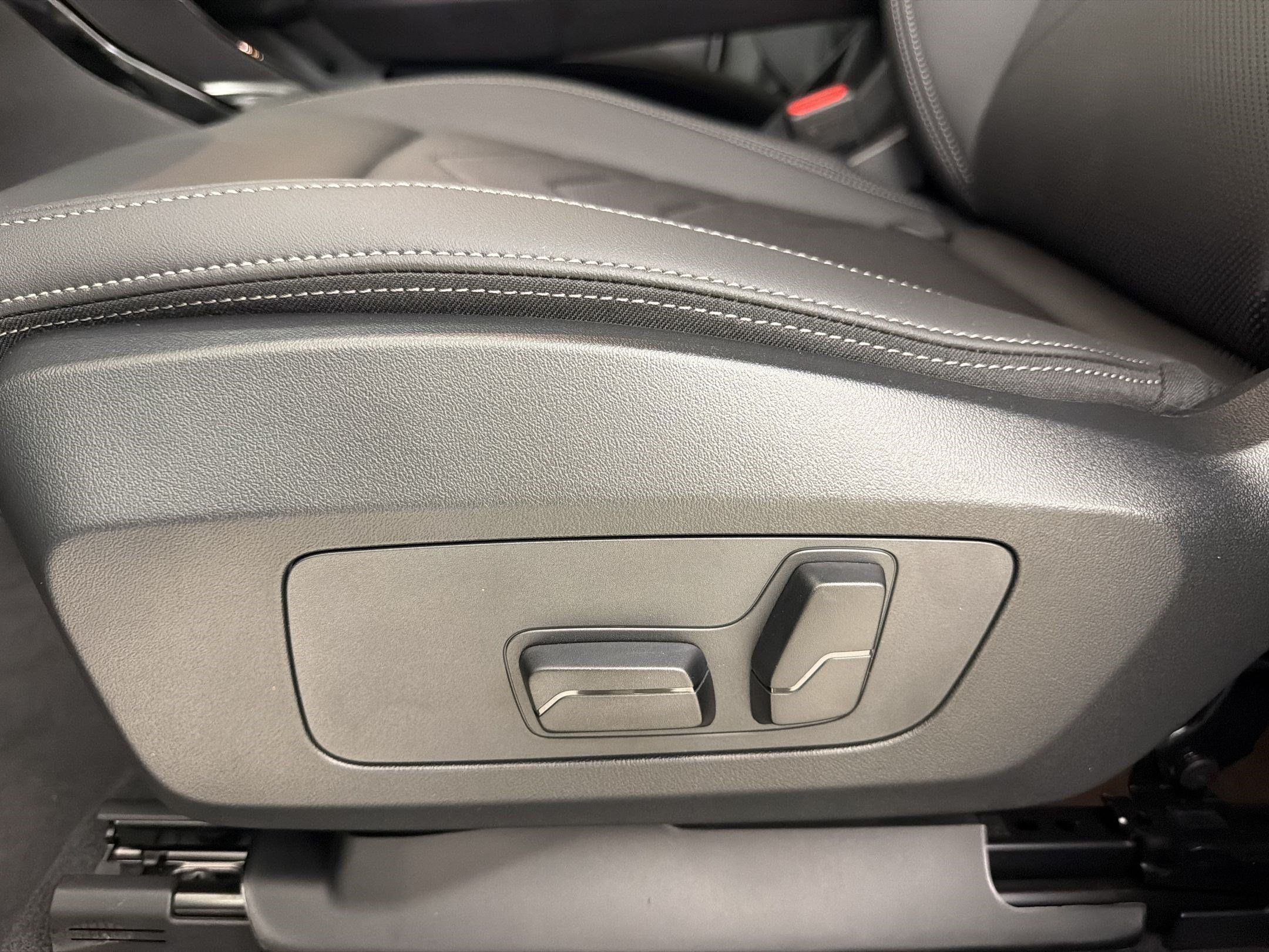 New 2026 BMW X1 xDrive28i AWD/4WD image 15