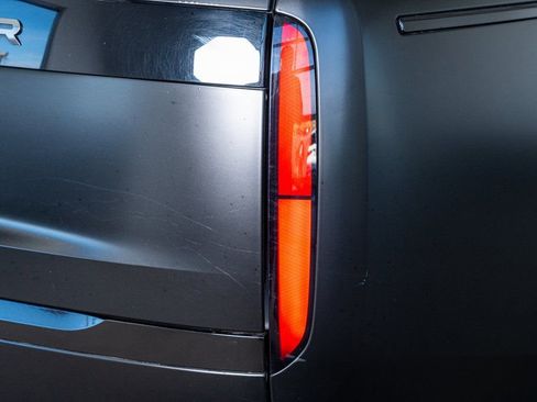 Used 2022 Land Rover Range Rover SE image 25