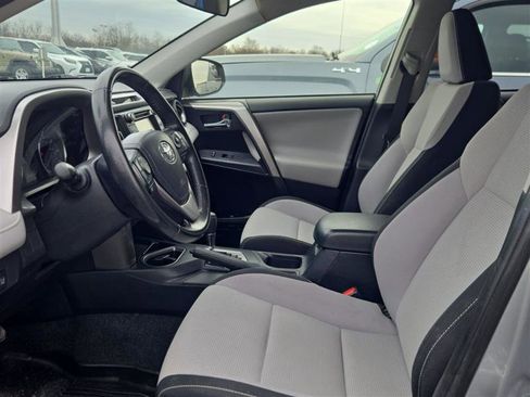 Used 2018 Toyota RAV4 XLE image 6