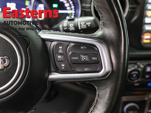 Used 2022 Jeep Wrangler Unlimited Sahara w/ Cold Weather Group AWD/4WD image 16
