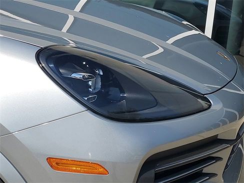 Used 2021 Porsche Cayenne image 15