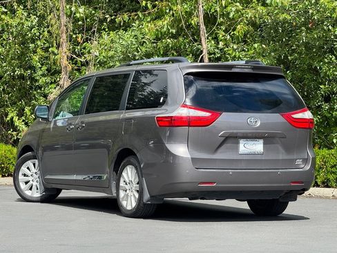 Used 2015 Toyota Sienna XLE w/ XLE Navigation Package AWD/4WD image 6