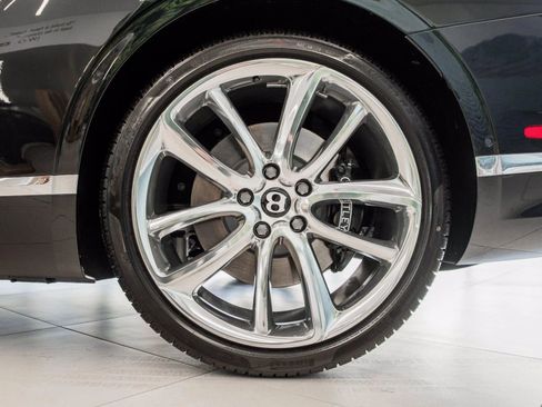 Used 2021 Bentley Continental GT image 35