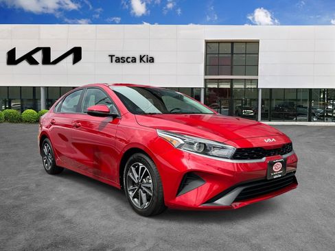 Used 2024 Kia Forte LXS w/ LXS Technology Package FWD image 1
