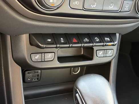 Used 2022 Chevrolet Colorado Z71 image 25