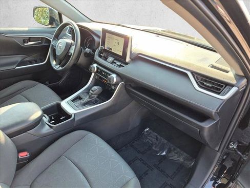 Used 2025 Toyota RAV4 XLE FWD image 21