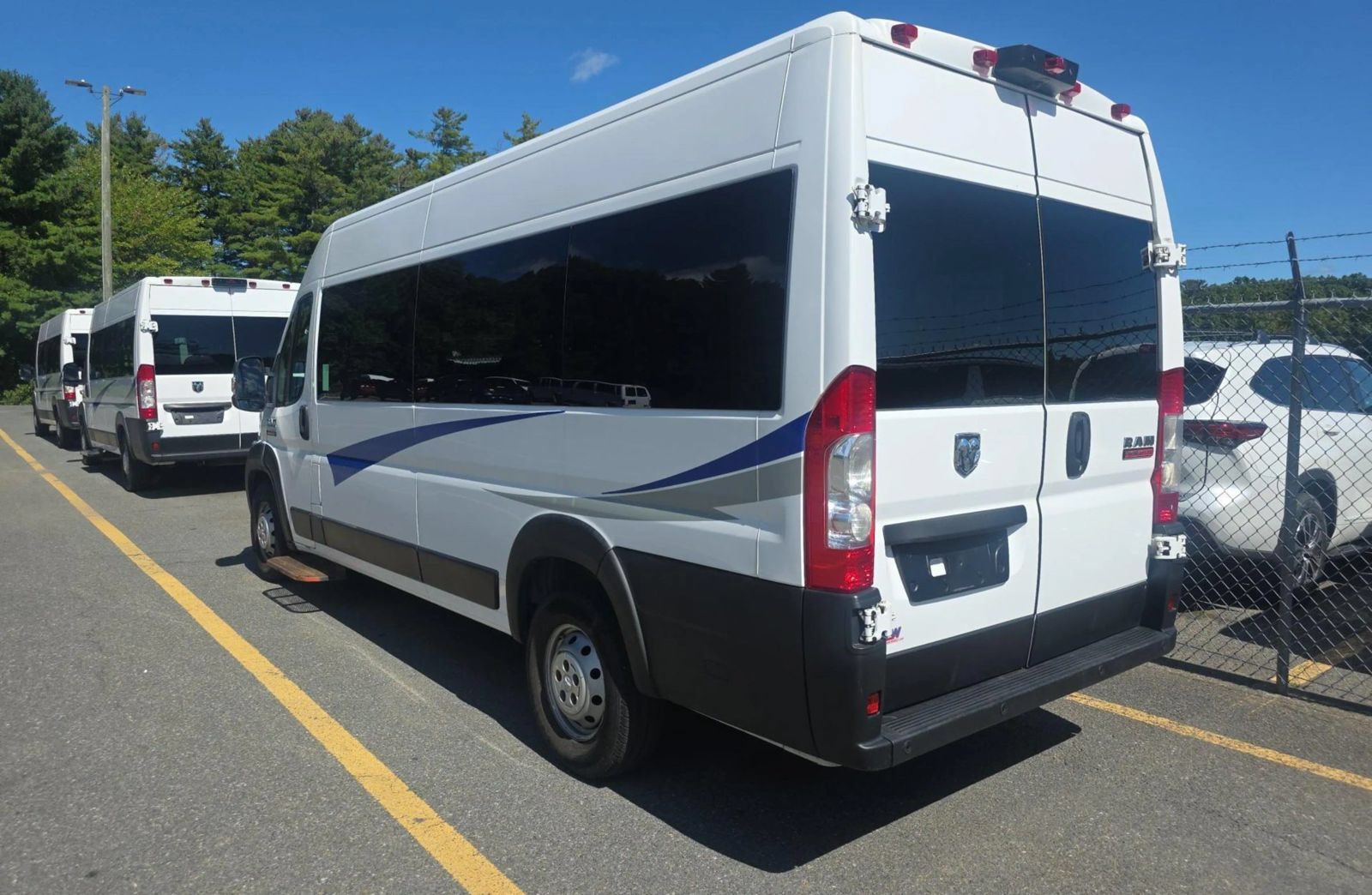 Used 2019 RAM ProMaster 3500 w/ Premium Appearance Group FWD image 2
