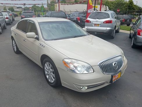 Used 2011 Buick Lucerne CXL w/ Driver Confidence Package FWD image 3
