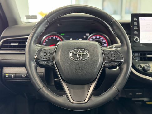 Used 2022 Toyota Camry XSE image 18