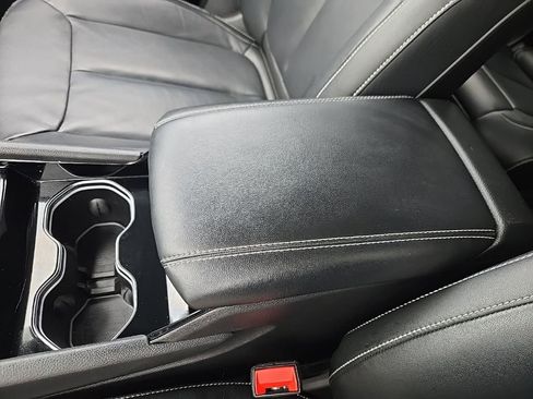 Used 2023 Jeep Grand Cherokee L Limited w/ Black Appearance Package image 33