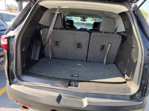 Used 2018 Chevrolet Traverse LS FWD image 19