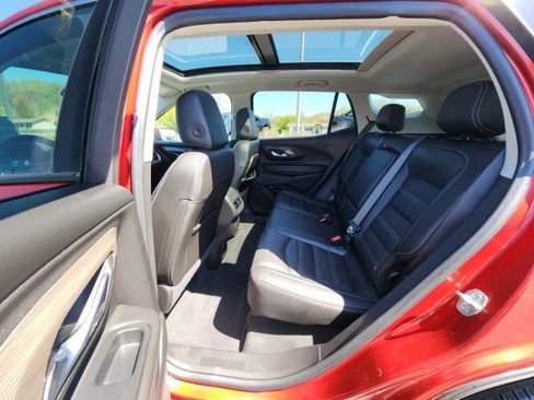 Used 2023 GMC Terrain Denali image 21