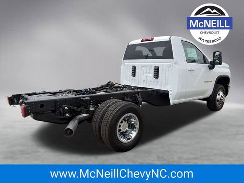 New 2026 Chevrolet Silverado 3500 LT w/ Convenience Package AWD/4WD image 8