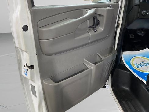 Used 2013 Chevrolet Express 1500 RWD image 10