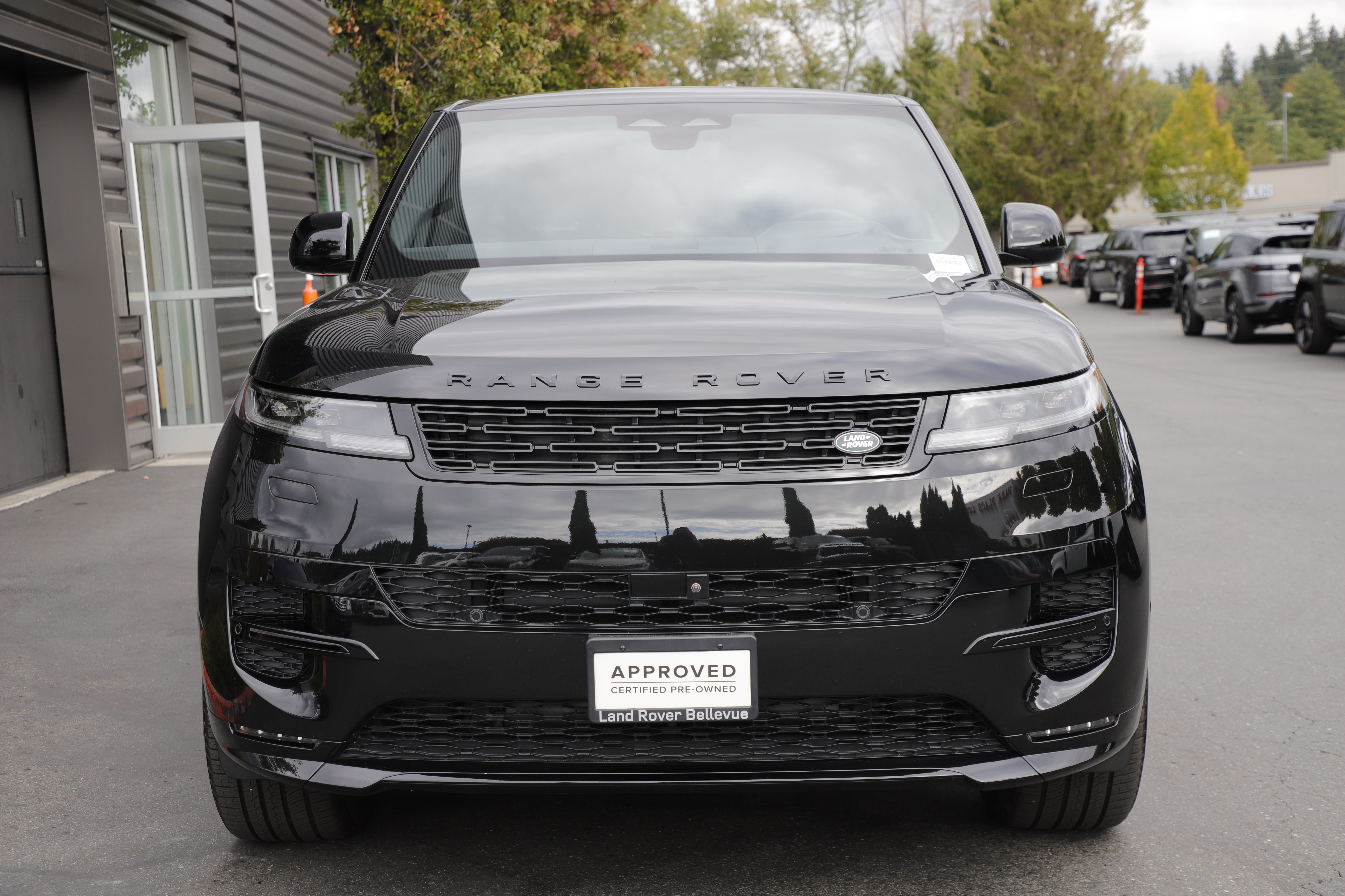 Certified 2025 Land Rover Range Rover Sport Dynamic SE AWD/4WD image 4