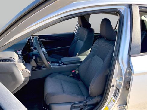 Used 2025 Toyota Camry LE FWD image 8