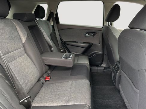 Used 2023 Nissan Rogue SV image 19