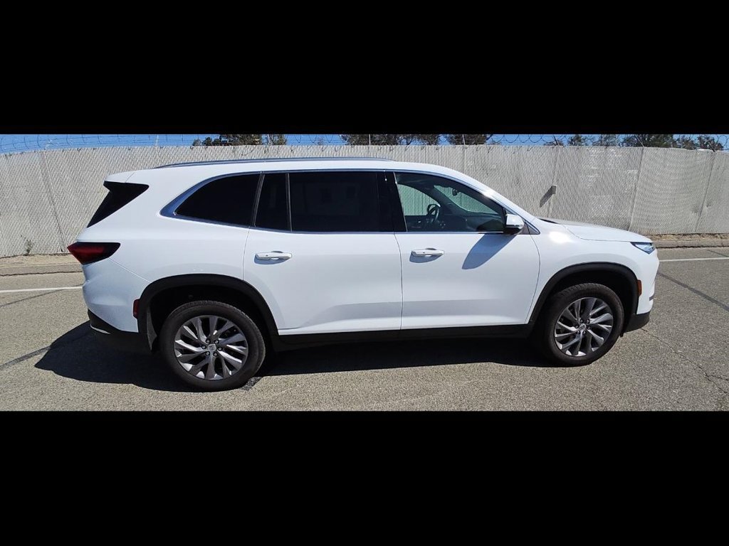 Used 2026 Buick Enclave Preferred FWD image 3