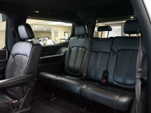 Used 2022 Jeep Wagoneer Series III w/ Flexible Seating Group image 16