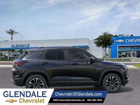 New 2026 Chevrolet TrailBlazer LT w/ LT Cold Weather Package FWD image 5