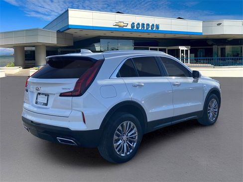 Used 2024 Cadillac XT4 Premium Luxury w/ Cold Weather Package image 8