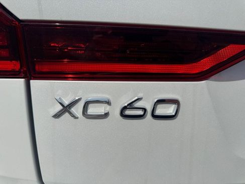 New 2026 Volvo XC60 T8 Ultra w/ Protection Package Premier AWD/4WD image 9