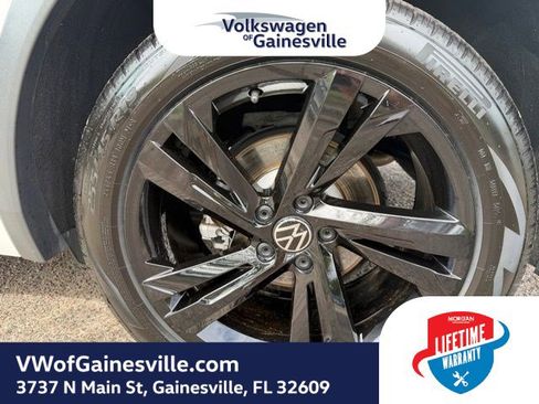Used 2024 Volkswagen Tiguan SE R-Line AWD/4WD image 30