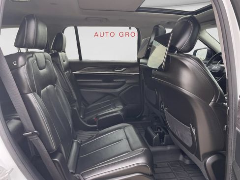 Used 2023 Jeep Grand Cherokee L Limited w/ Black Appearance Package AWD/4WD image 29