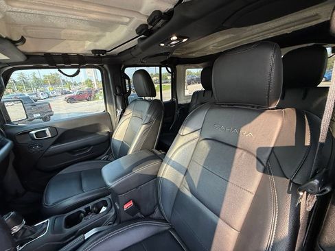 Used 2022 Jeep Wrangler Unlimited Sahara AWD/4WD image 13