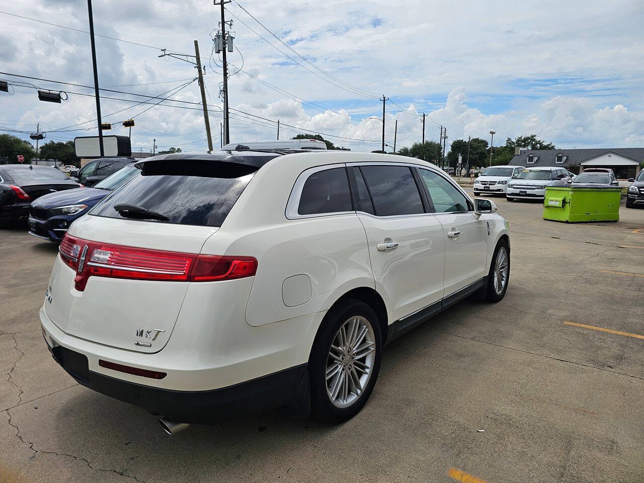 Used 2013 Lincoln MKT AWD image 5