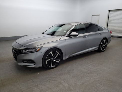 Used 2019 Honda Accord Sport image 2