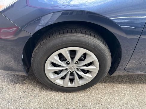 Used 2015 Toyota Camry LE FWD image 11