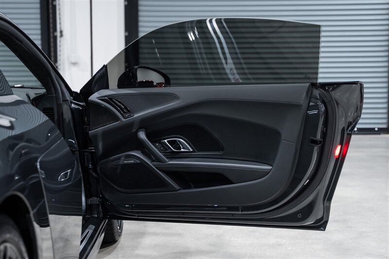Used 2018 Audi R8 V10 RWD image 31