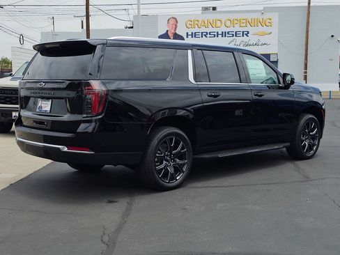New 2026 Chevrolet Suburban LS w/ LPO, Dark Essentials Package RWD image 6