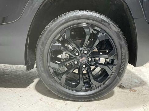 Used 2022 GMC Terrain SLT w/ Infotainment Package II image 8