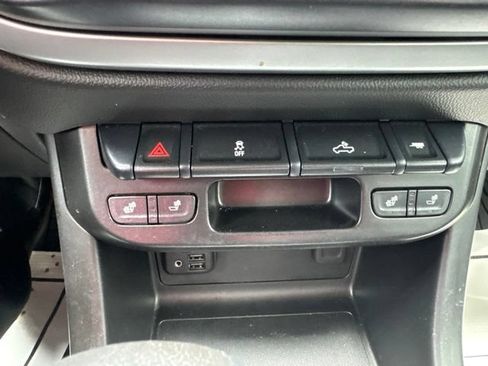 Used 2022 Chevrolet Colorado LT w/ Luxury Package AWD/4WD image 23