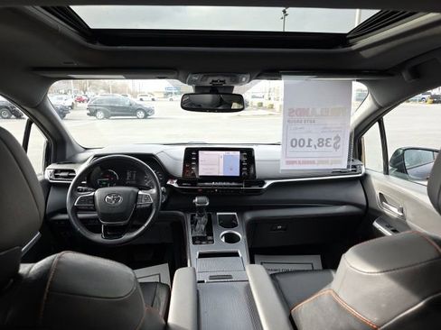 Certified 2021 Toyota Sienna XSE FWD image 13