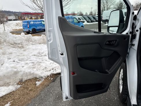 Used 2023 Ford Transit 350 XLT image 29