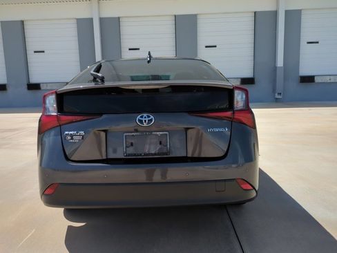 Certified 2019 Toyota Prius LE FWD image 6