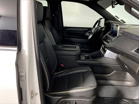 Used 2021 GMC Yukon SLT w/ SLT Premium Package image 6