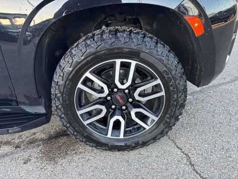 Used 2022 GMC Yukon AT4 AWD/4WD image 15