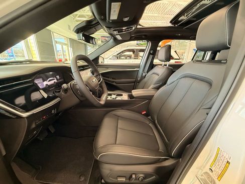 New 2025 Jeep Wagoneer S Limited image 10