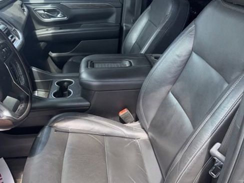 Used 2021 Chevrolet Suburban Z71 w/ Z71 Signature Package AWD/4WD image 5