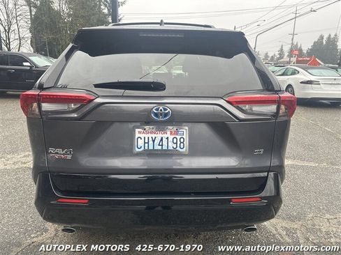 Used 2023 Toyota RAV4 SE image 6