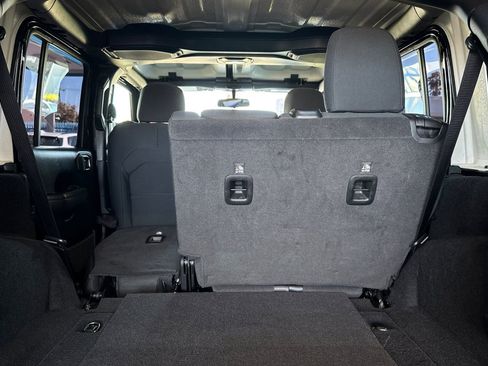 Used 2021 Jeep Wrangler Unlimited Sport AWD/4WD image 15