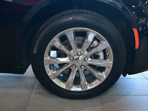 Used 2023 Chrysler 300 Touring AWD/4WD image 37