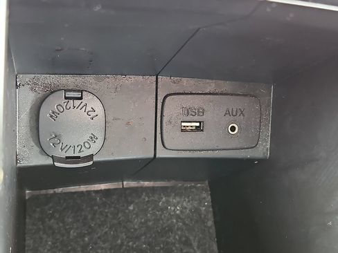 Used 2018 Subaru Forester 2.5i AWD/4WD image 23