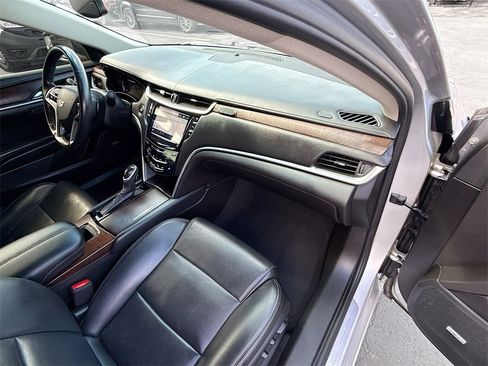 Used 2019 Cadillac XTS Luxury image 34