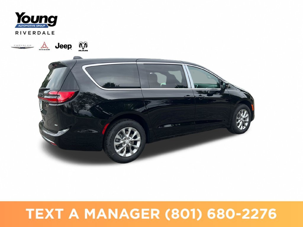 New 2027 Chrysler Pacifica Select w/ Family Tech Group AWD/4WD image 5